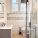 Elegant 2Br Apt Balcony, Ac, Near Colosseum
