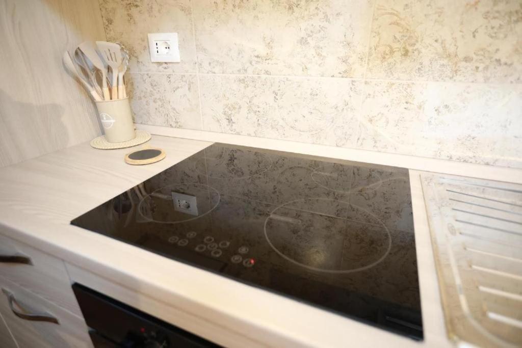Appartamento Elegant 2br Balcony, Ac, Near Colosseum