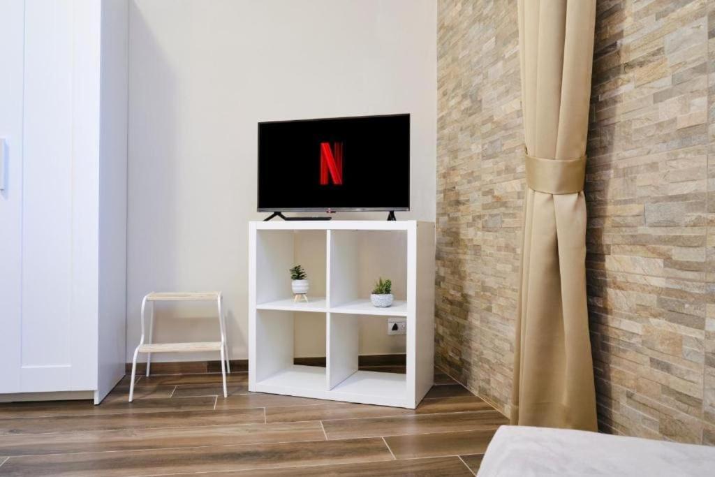 Elegant 2br Balcony, Ac, Near Colosseum *