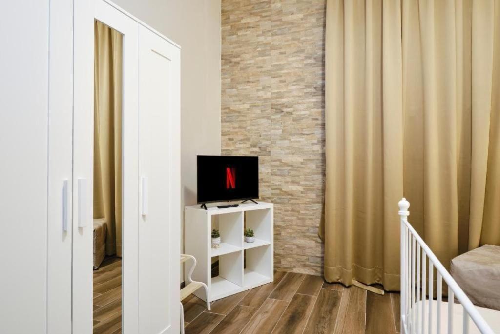 Elegant 2br Balcony, Ac, Near Colosseum Roma
