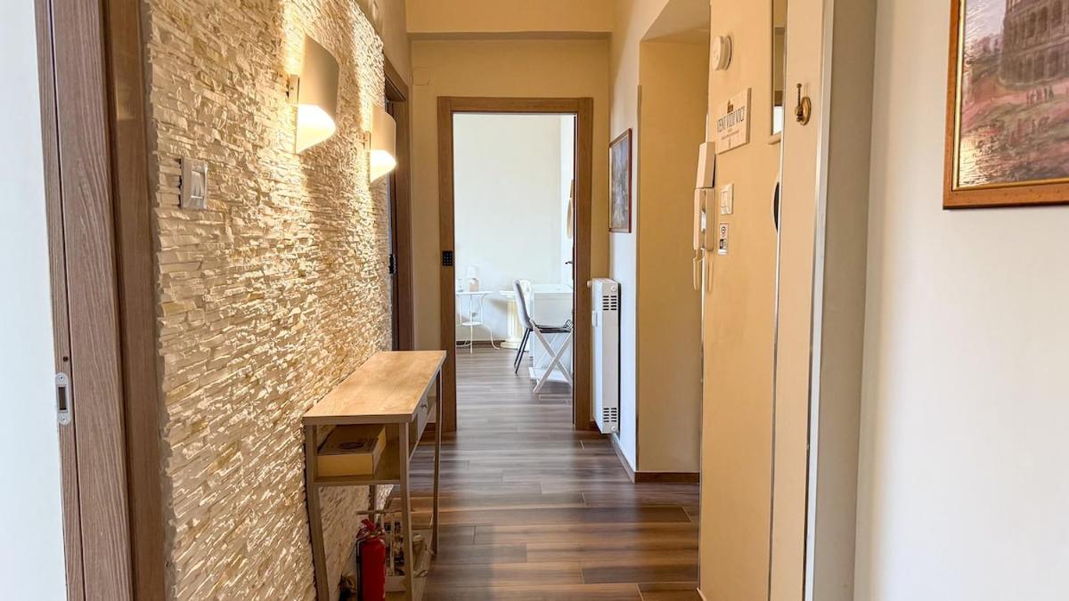 Elegant 2br Balcony, Ac, Near Colosseum Appartamento